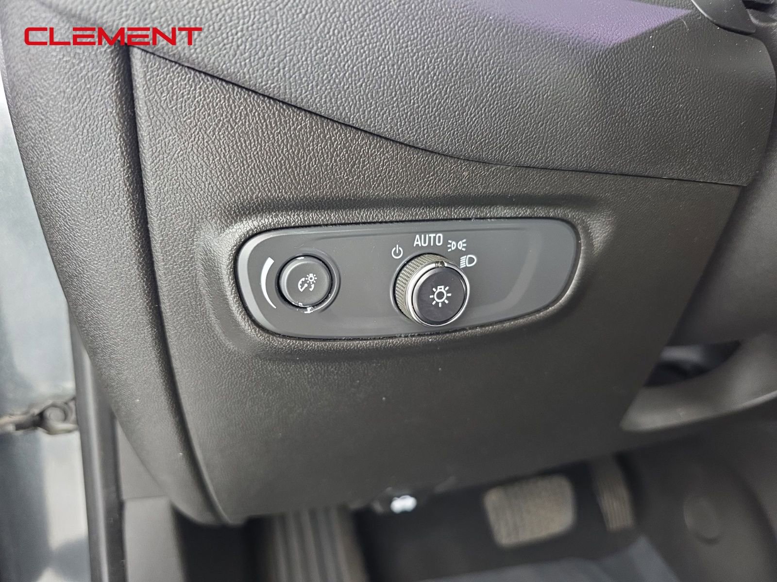 Used 2021 Chevrolet Equinox LT image 12