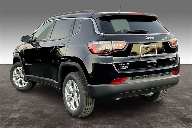 New 2026 Jeep Compass Latitude image 3