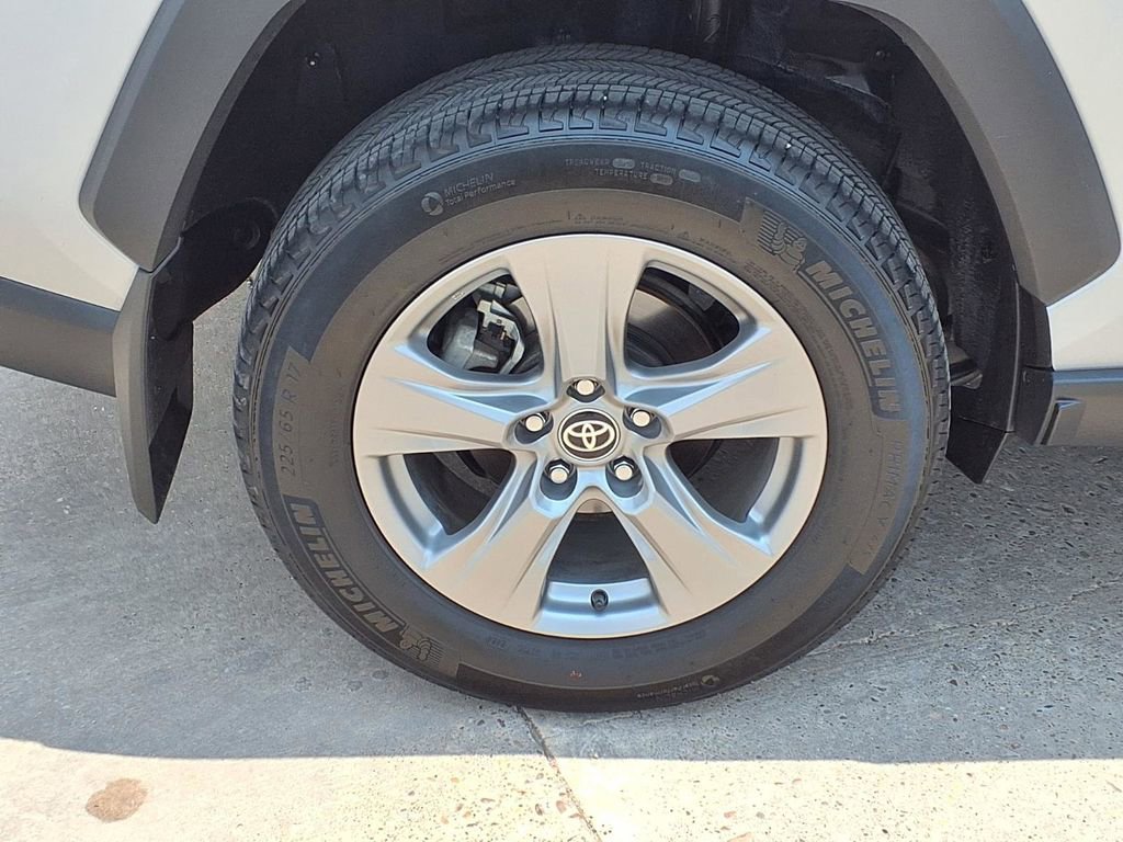 Used 2024 Toyota RAV4 XLE w/ Convenience Package FWD image 10
