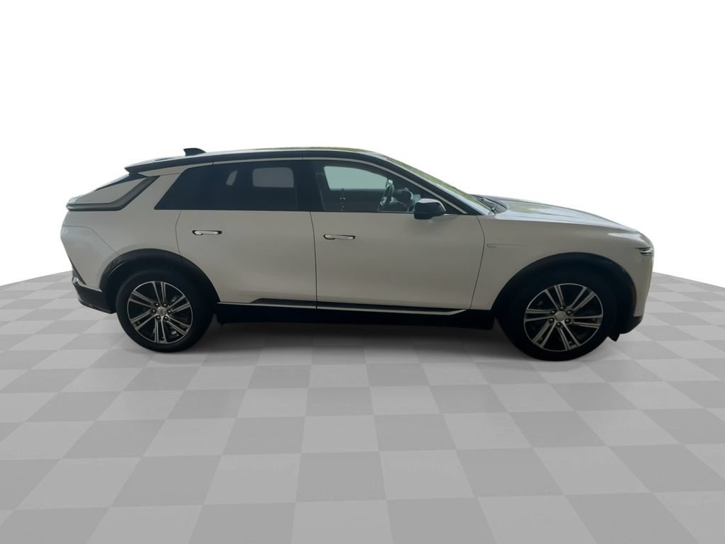 Certified 2025 Cadillac Lyriq Luxury AWD/4WD image 9