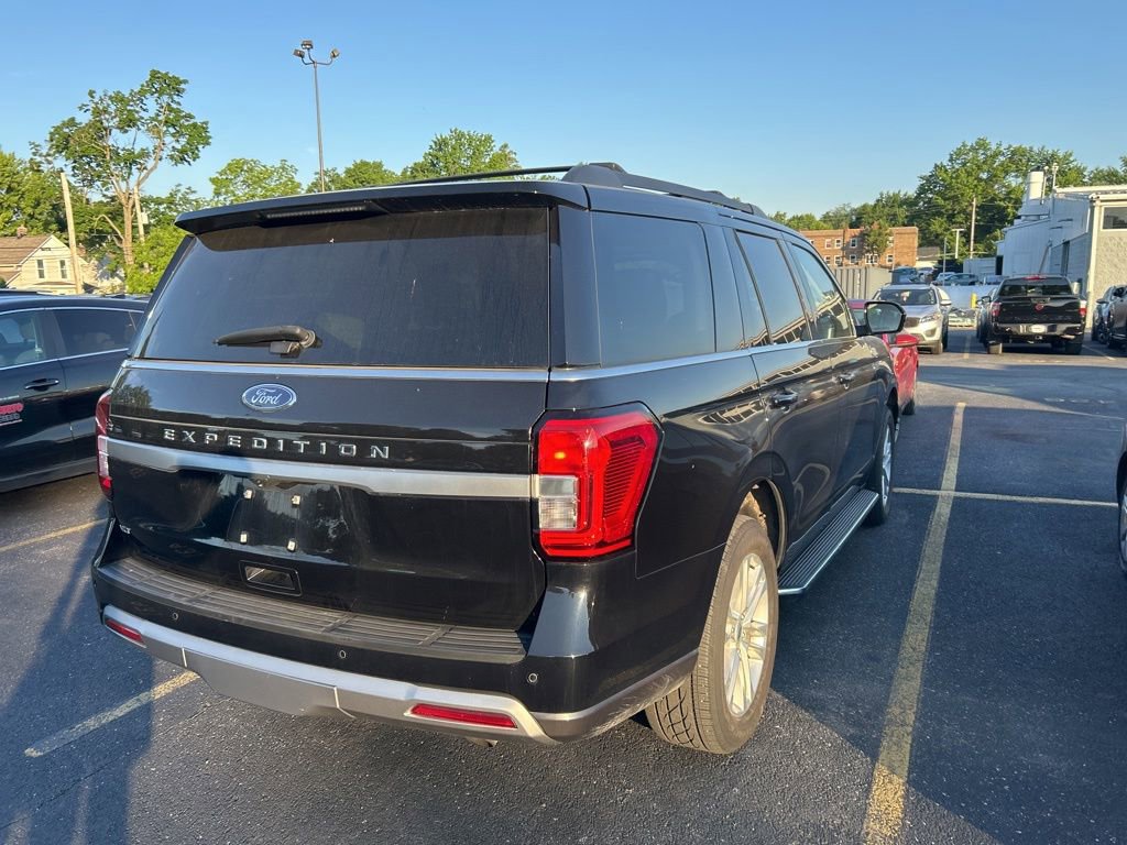 Used 2023 Ford Expedition XLT AWD/4WD image 7