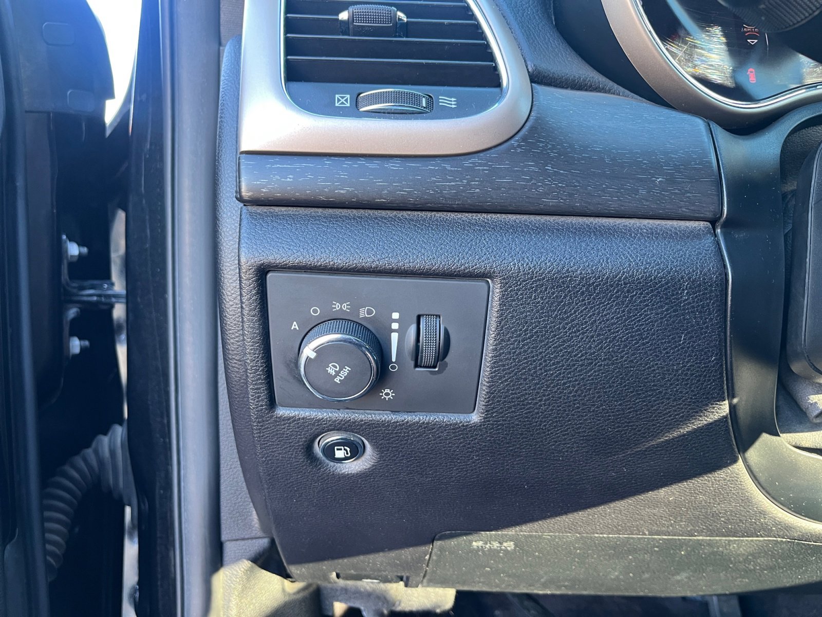 Used 2015 Jeep Grand Cherokee Laredo w/ Quick Order Package 23E image 12