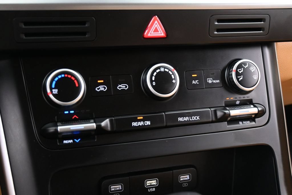 Used 2024 Kia Carnival LX FWD image 20