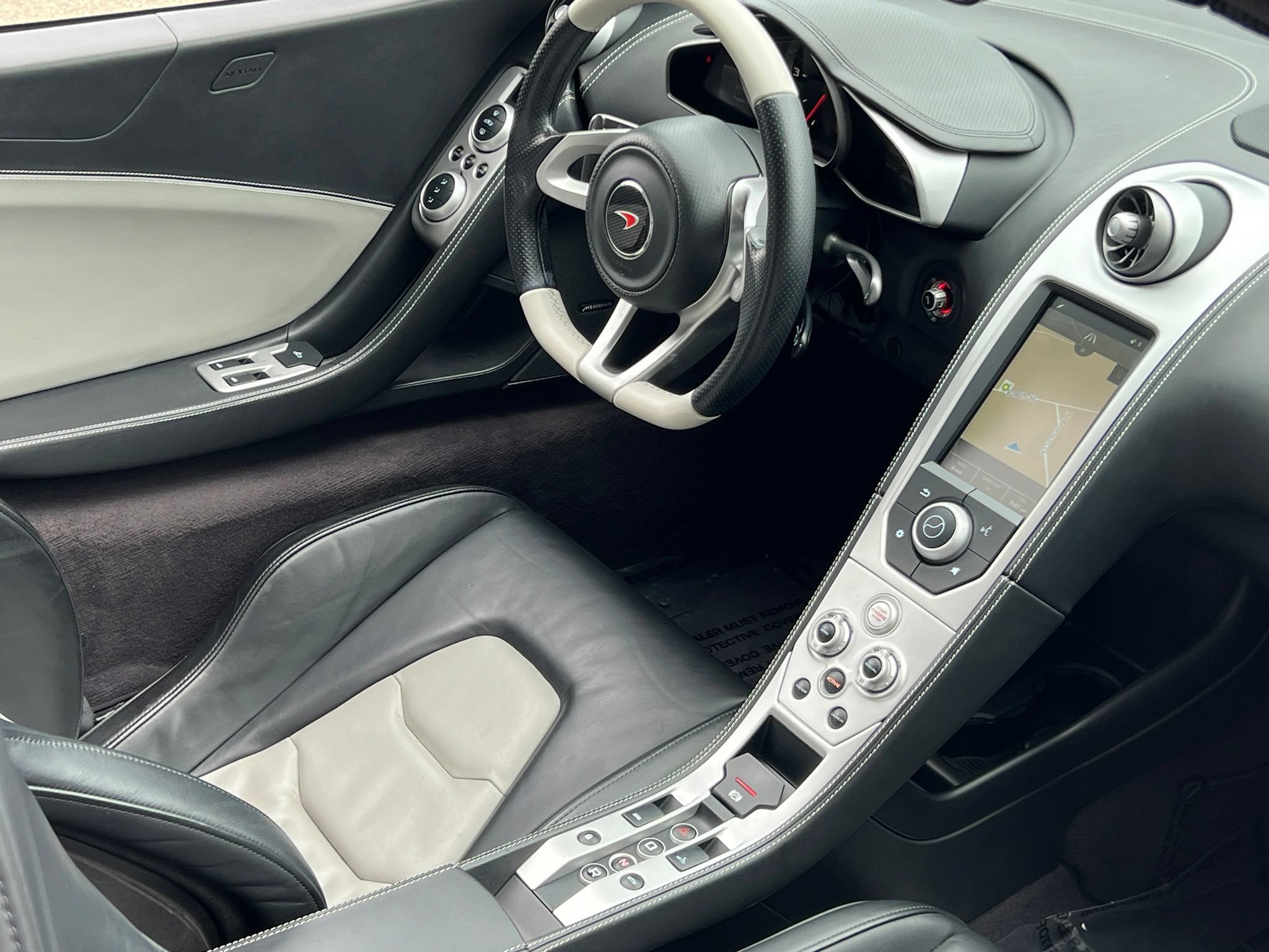 Used 2014 McLaren MP4-12C Spider RWD image 19