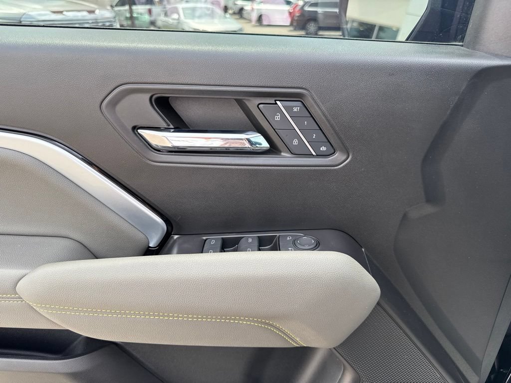 Used 2024 Chevrolet Colorado ZR2 w/ ZR2 Convenience Package III AWD/4WD image 10