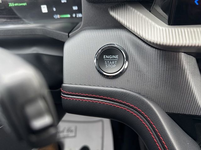 Used 2025 Ford Explorer ST-Line w/ ST-Line Street Pack image 25