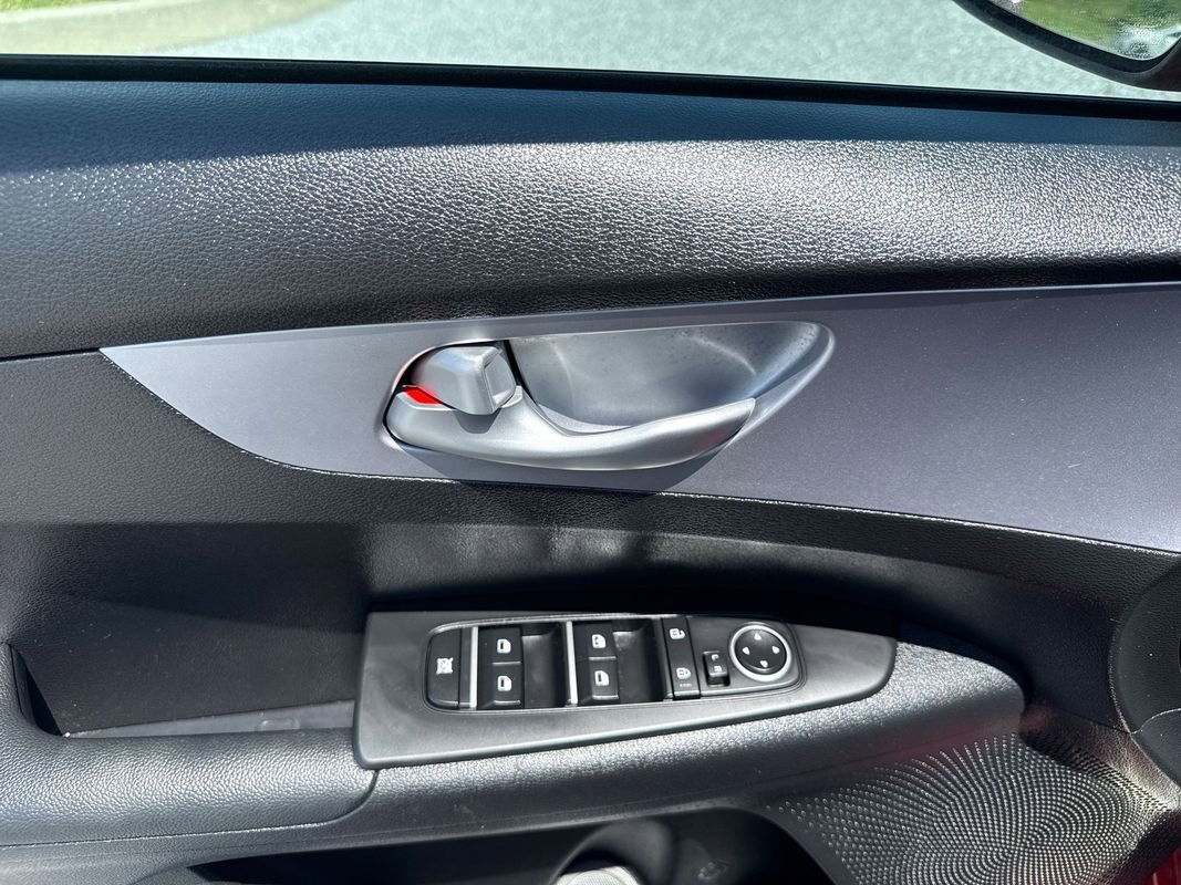 Used 2024 Kia Forte LXS FWD image 15