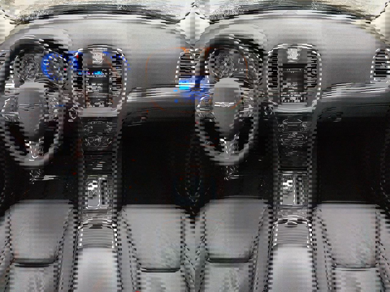 Used 2016 Chrysler 300 Limited w/ Driver Convenience Group image 13