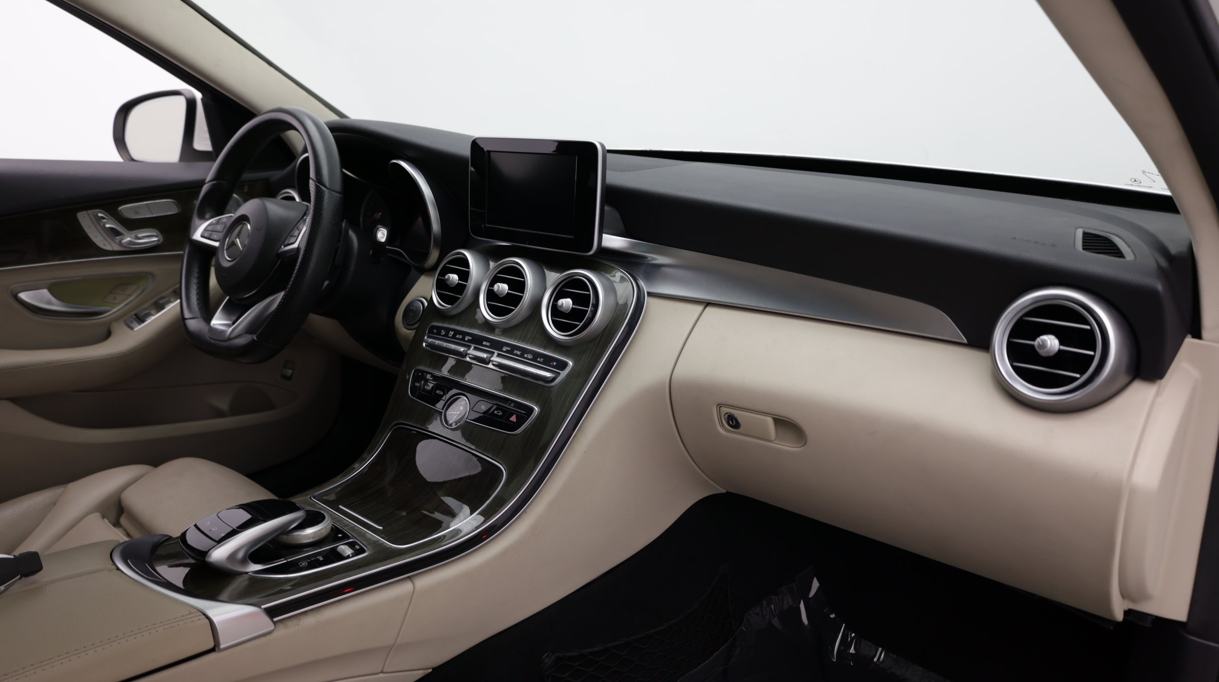Used 2015 Mercedes-Benz C 300 4MATIC Sedan image 37