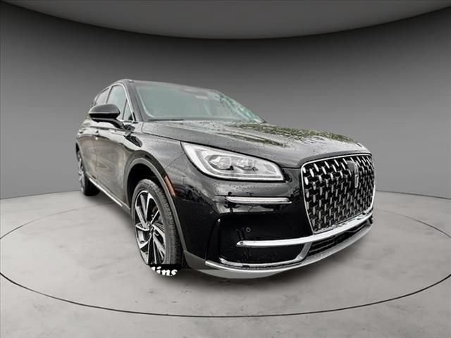 New 2024 Lincoln Corsair Reserve w/ Equipment Group 201A AWD/4WD image 3