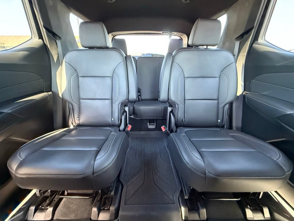 Used 2024 Chevrolet Traverse LT w/ LPO, Floor Liner Package FWD image 30