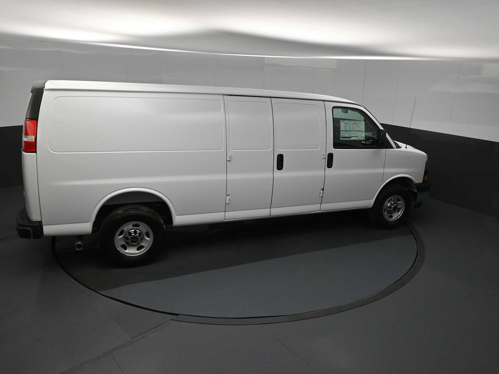 New 2026 GMC Savana 3500 Extended w/ Driver Convenience Package RWD image 30