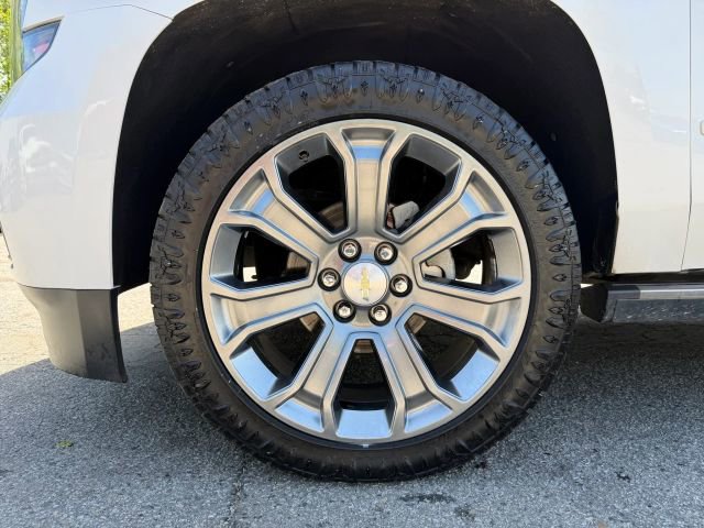 Used 2018 Chevrolet Suburban Premier image 24