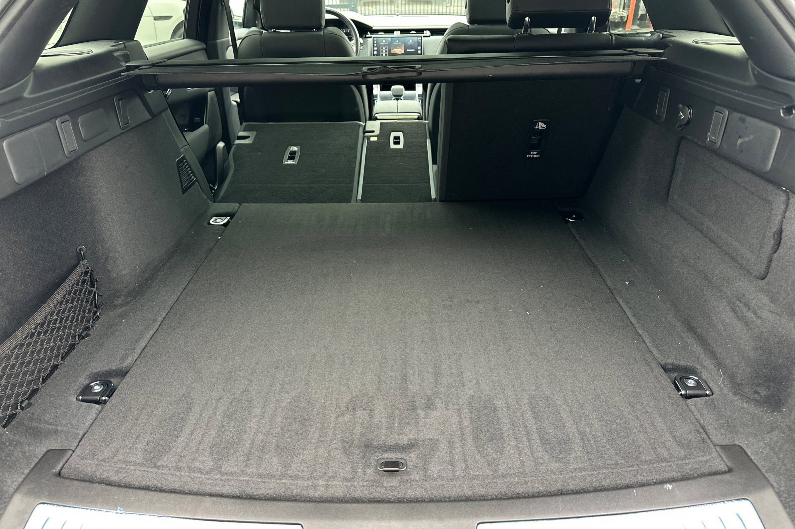 Used 2026 Land Rover Range Rover Velar Dynamic SE image 33