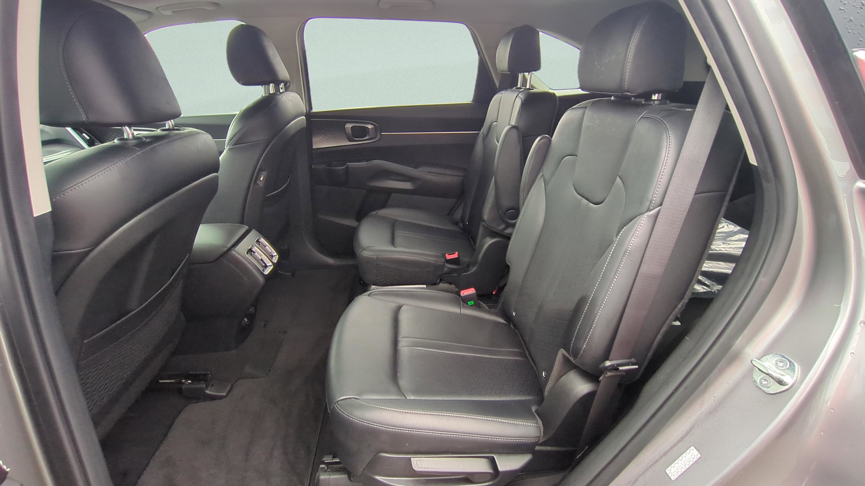 Certified 2024 Kia Sorento EX w/ Panoramic Sunroof Package image 10