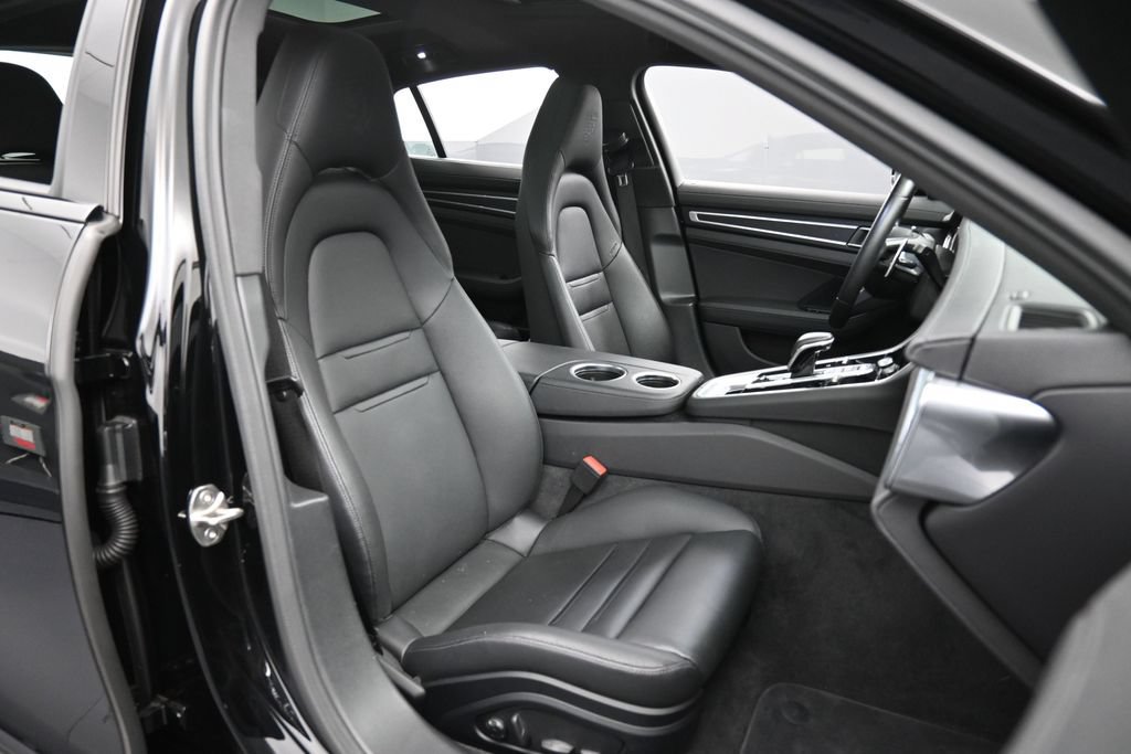 Certified 2023 Porsche Panamera 4 Platinum Edition AWD/4WD image 30