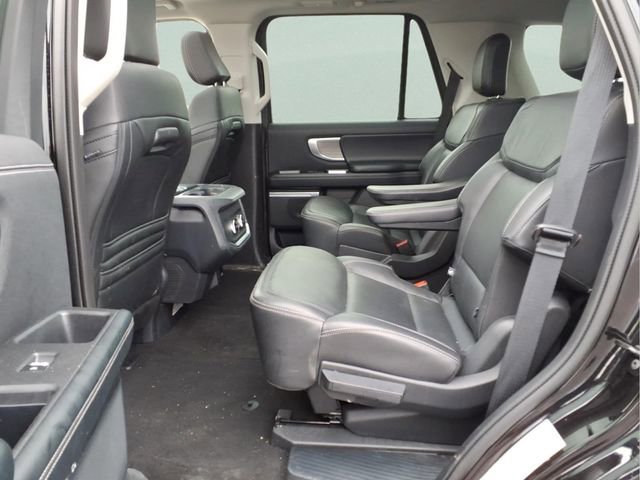 Used 2025 Ford Expedition Platinum AWD/4WD image 20