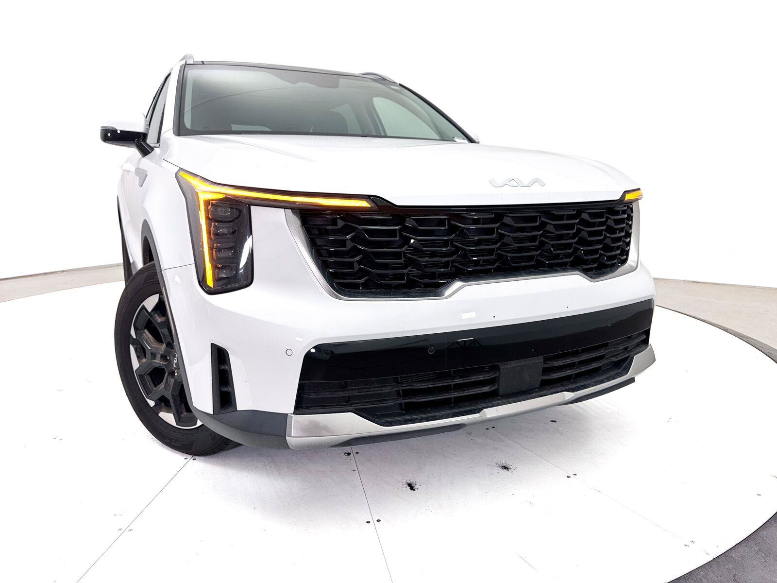 Used 2024 Kia Sorento S w/ Panoramic Sunroof Package FWD image 7