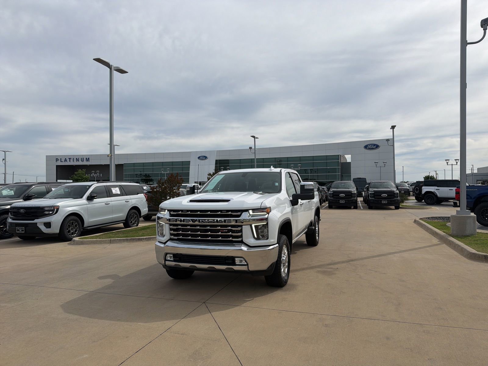 Used 2023 Chevrolet Silverado 2500 LTZ w/ Gooseneck/5TH Wheel Package AWD/4WD image 26