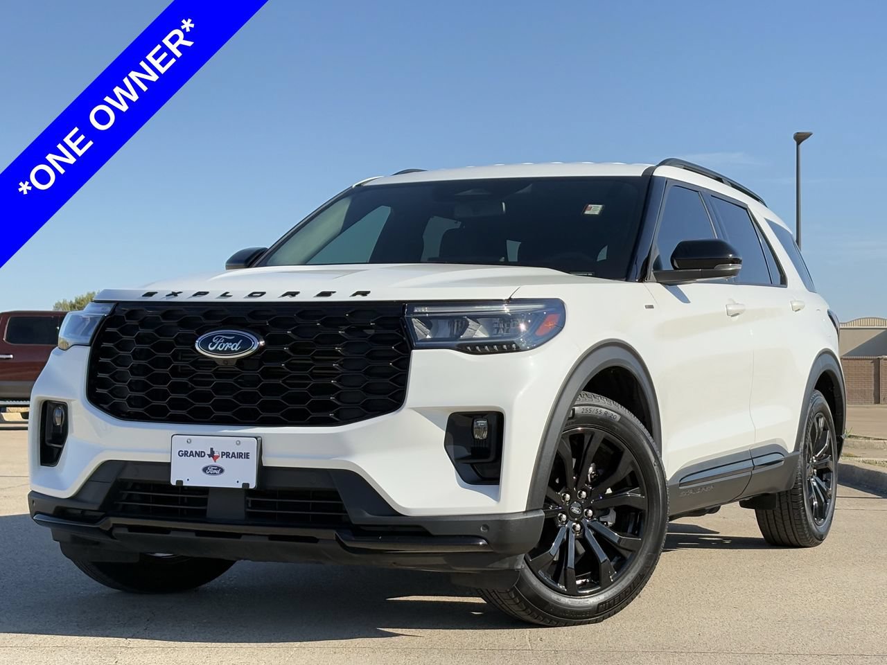 Certified 2025 Ford Explorer ST-Line w/ Premium Package RWD image 2