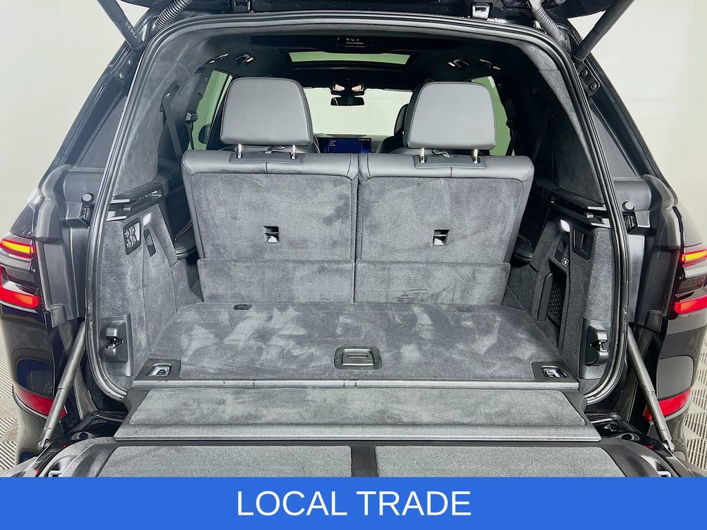 Used 2025 BMW X7 M60i w/ Executive Package image 29