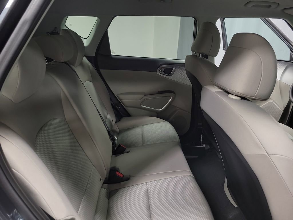Used 2025 Kia Soul LX FWD image 20