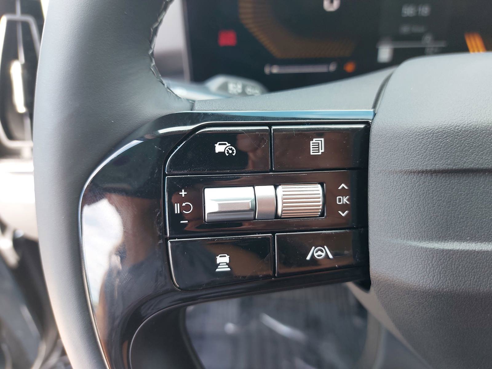 New 2026 Kia Sorento LX FWD image 18