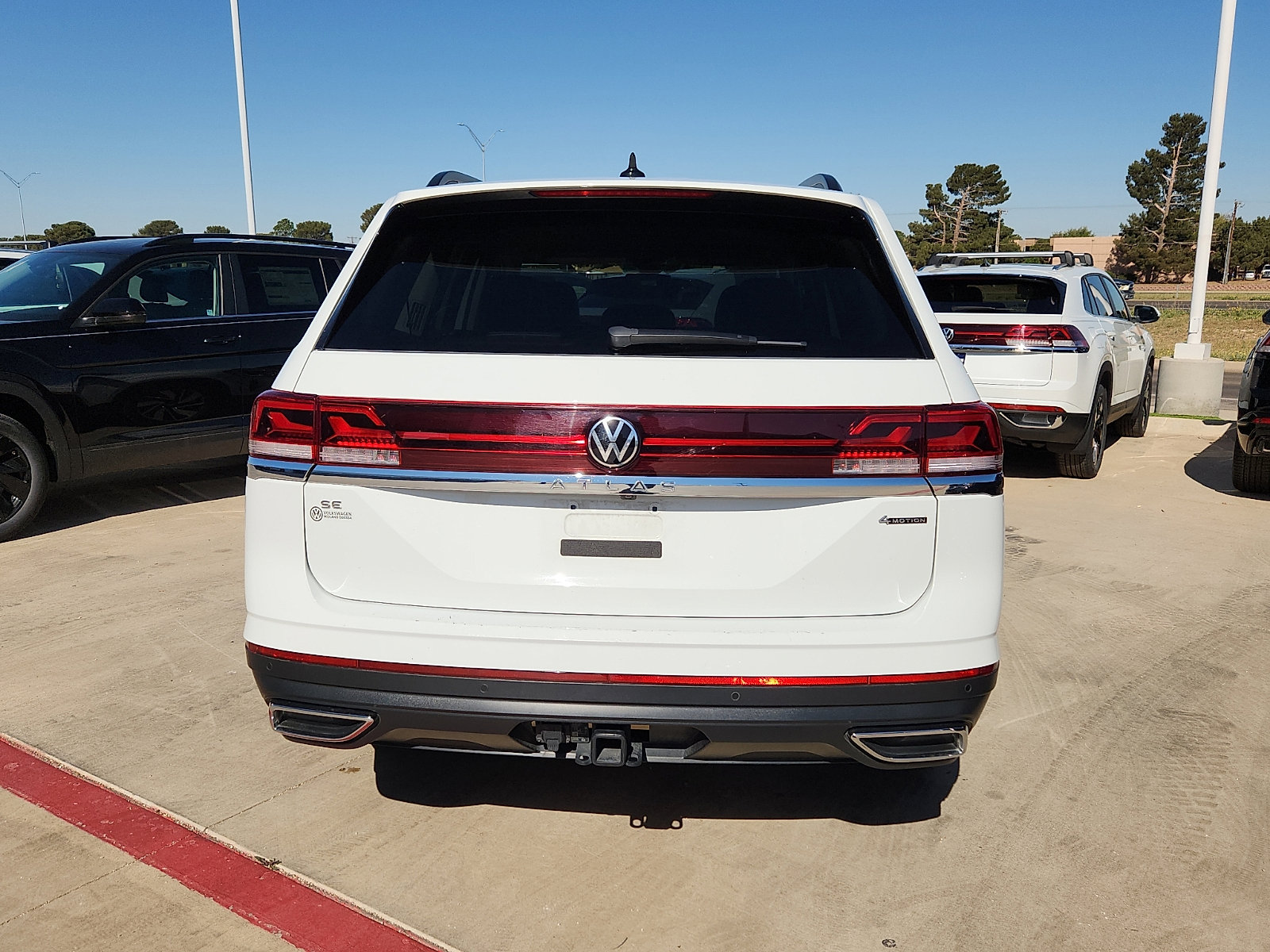 Used 2025 Volkswagen Atlas SE image 6