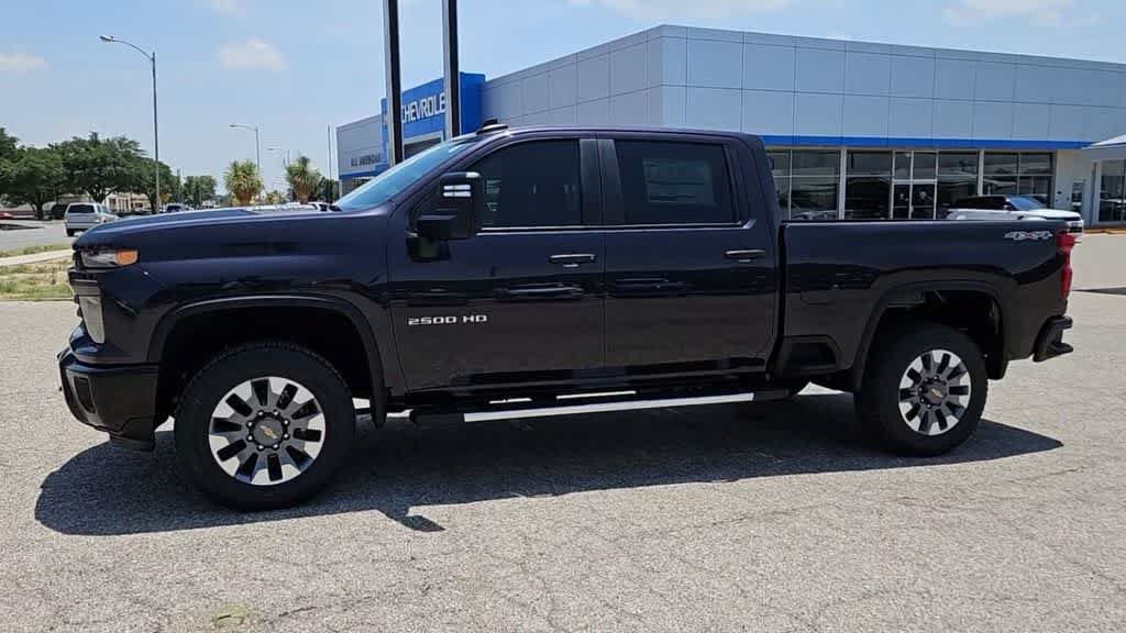 Used 2024 Chevrolet Silverado 2500 Custom w/ Custom Convenience Package AWD/4WD image 4
