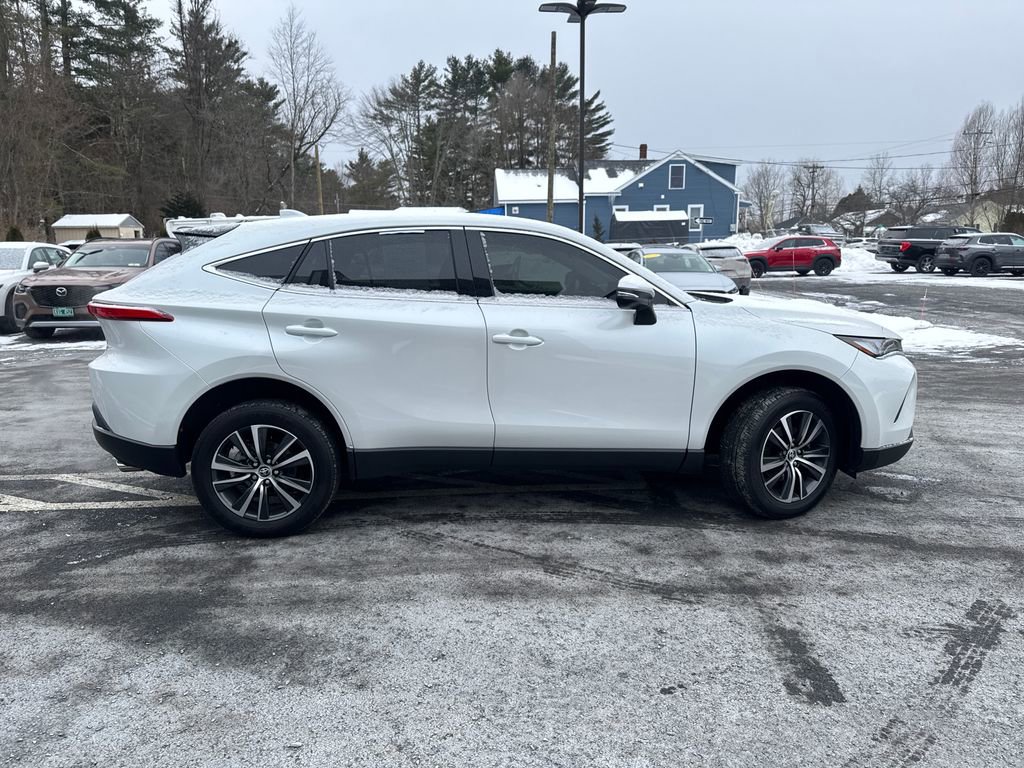 Used 2024 Toyota Venza LE image 6