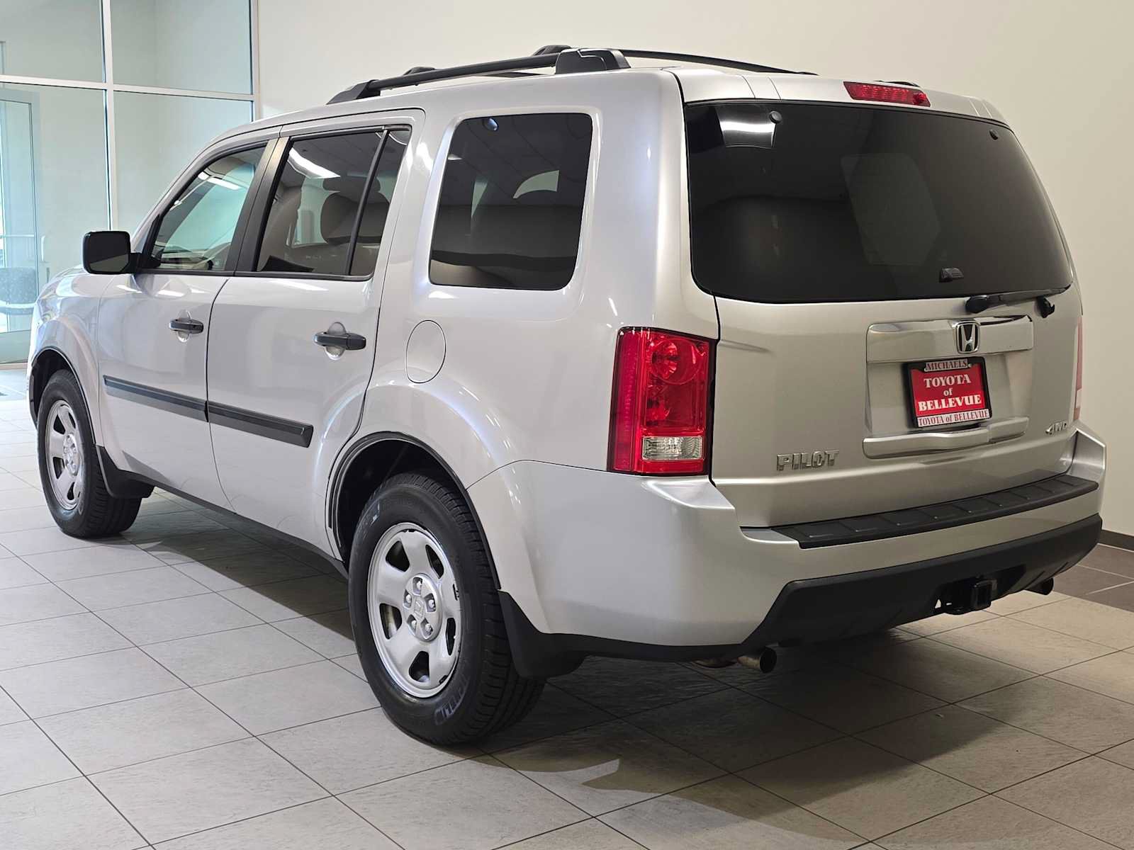 Used 2010 Honda Pilot LX image 4