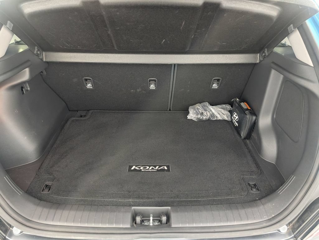 Used 2023 Hyundai Kona Limited AWD/4WD image 19