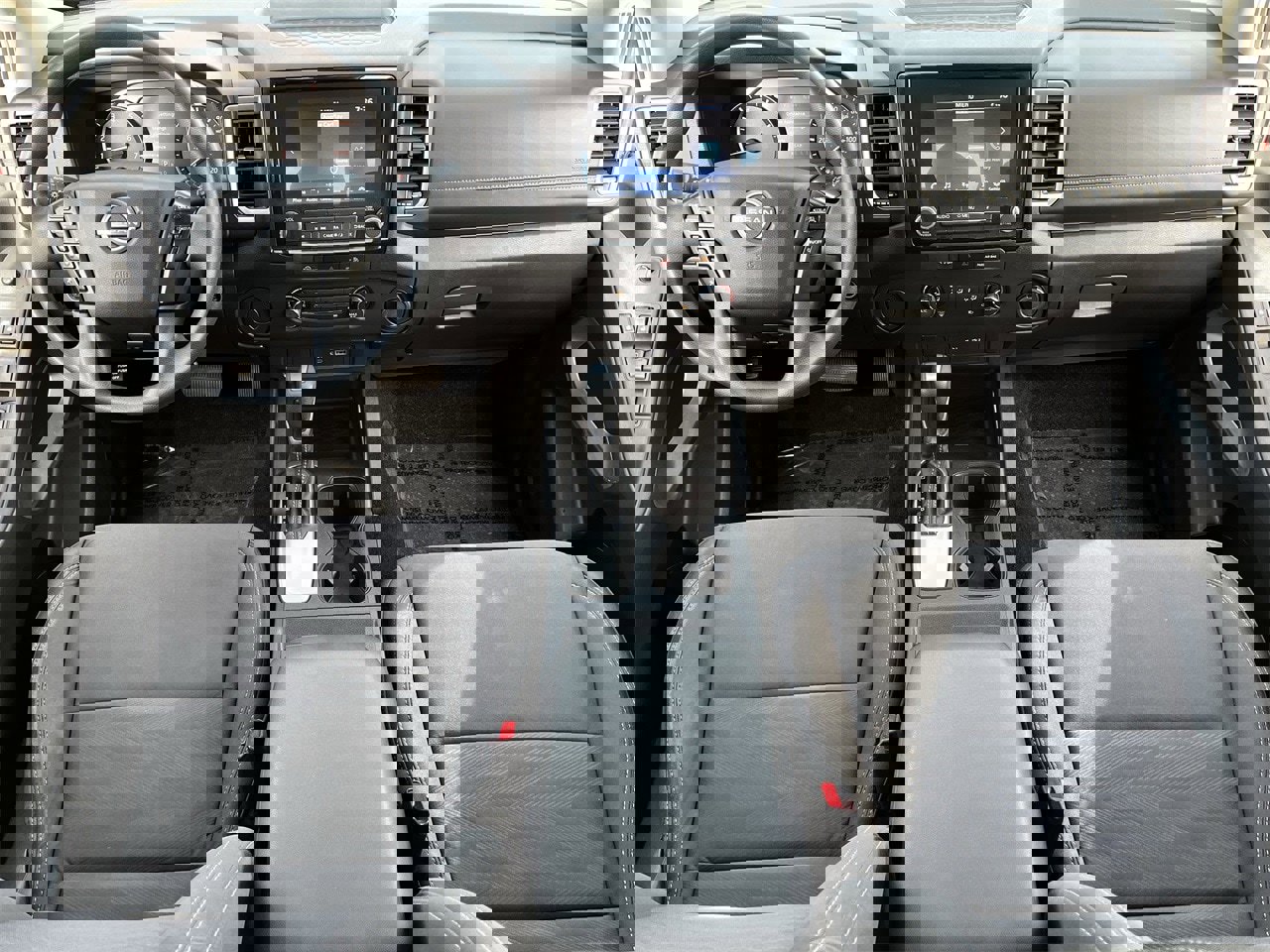 Used 2023 Nissan Frontier SV image 9