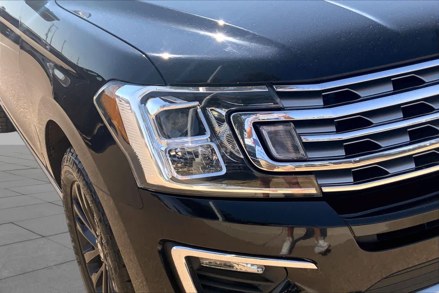 Used 2019 Ford Expedition Limited w/ Driver Assistance Package AWD/4WD image 28