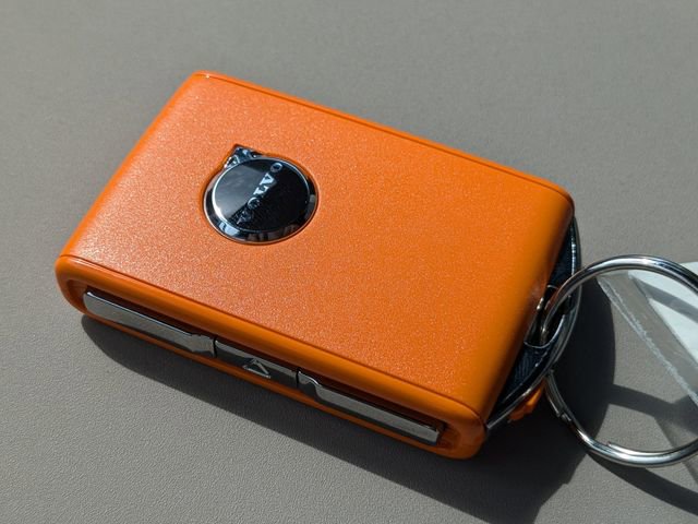 New 2025 Volvo XC90 B5 Core w/ Protection Package Premier image 37