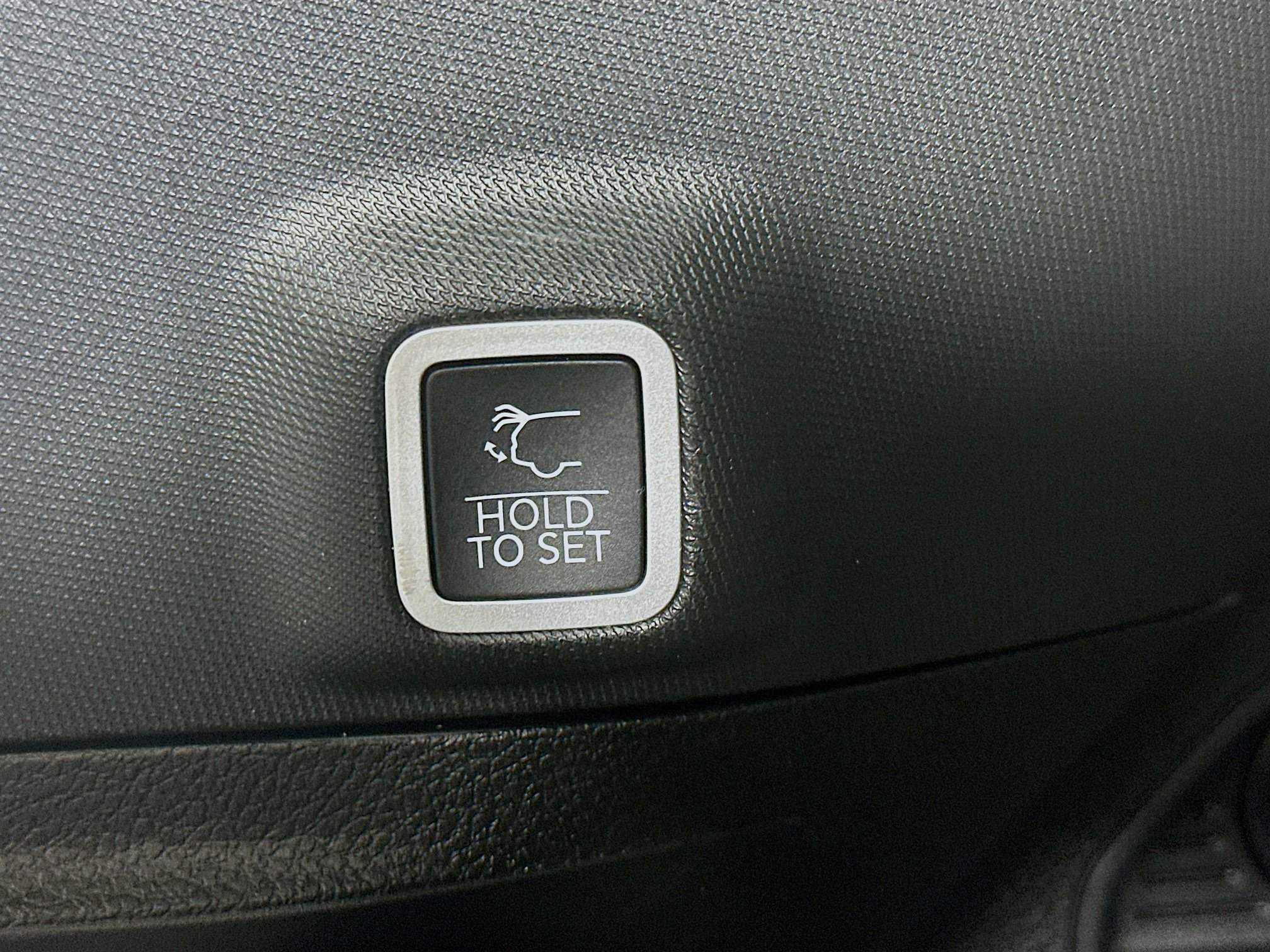 Used 2023 Jeep Grand Cherokee Limited image 31