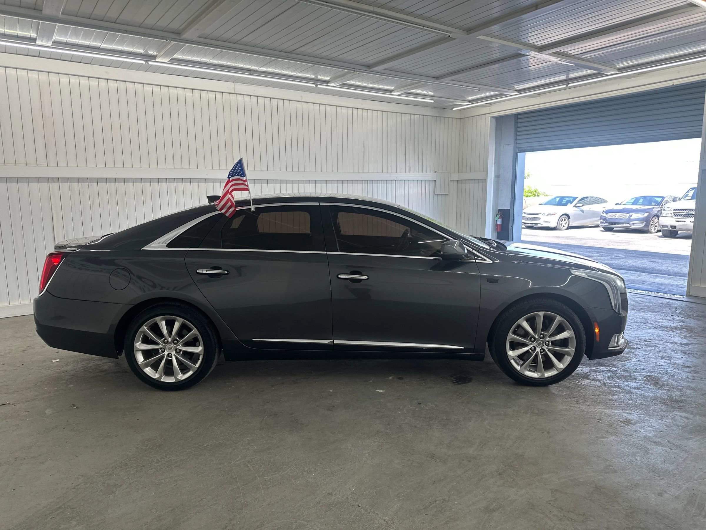 Used 2019 Cadillac XTS Luxury image 4
