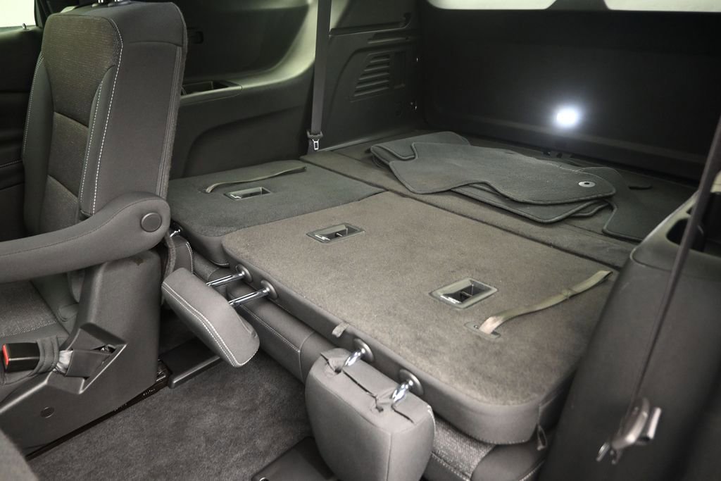 Used 2025 Chevrolet Traverse LT w/ Driver Confidence Package FWD image 15