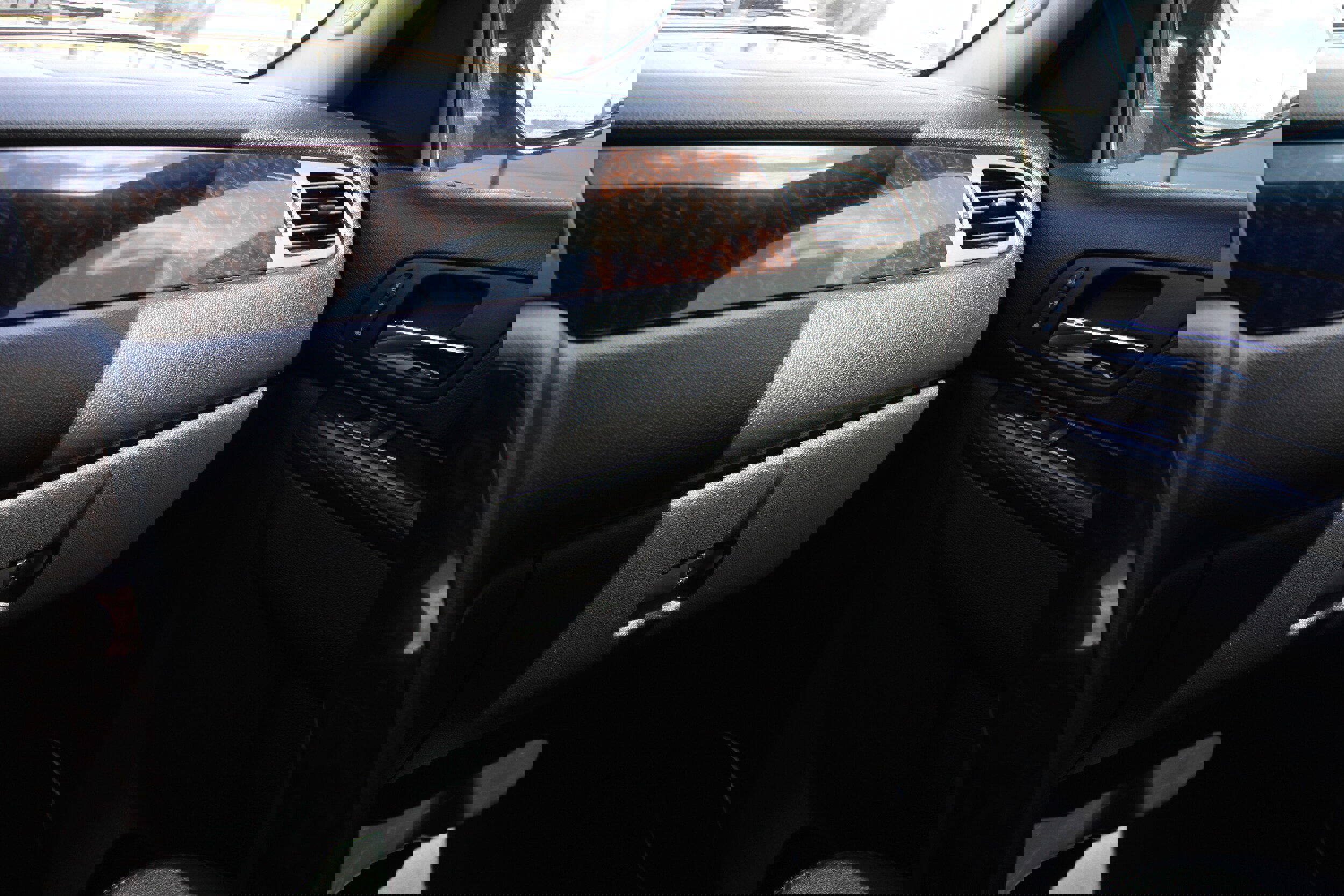 Used 2010 GMC Sierra 1500 Denali image 39