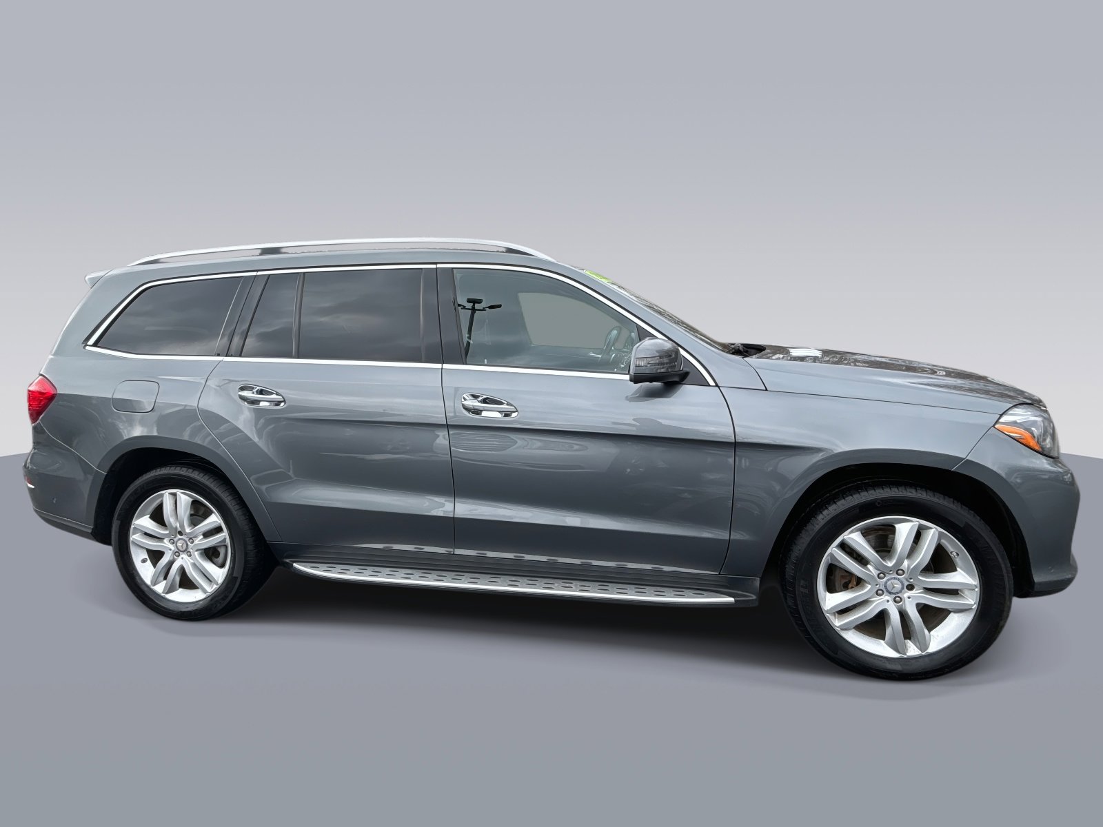 Used 2017 Mercedes-Benz GLS 450 4MATIC image 2