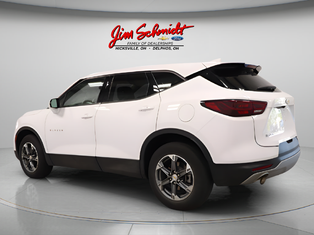 Used 2025 Chevrolet Blazer LT FWD image 4