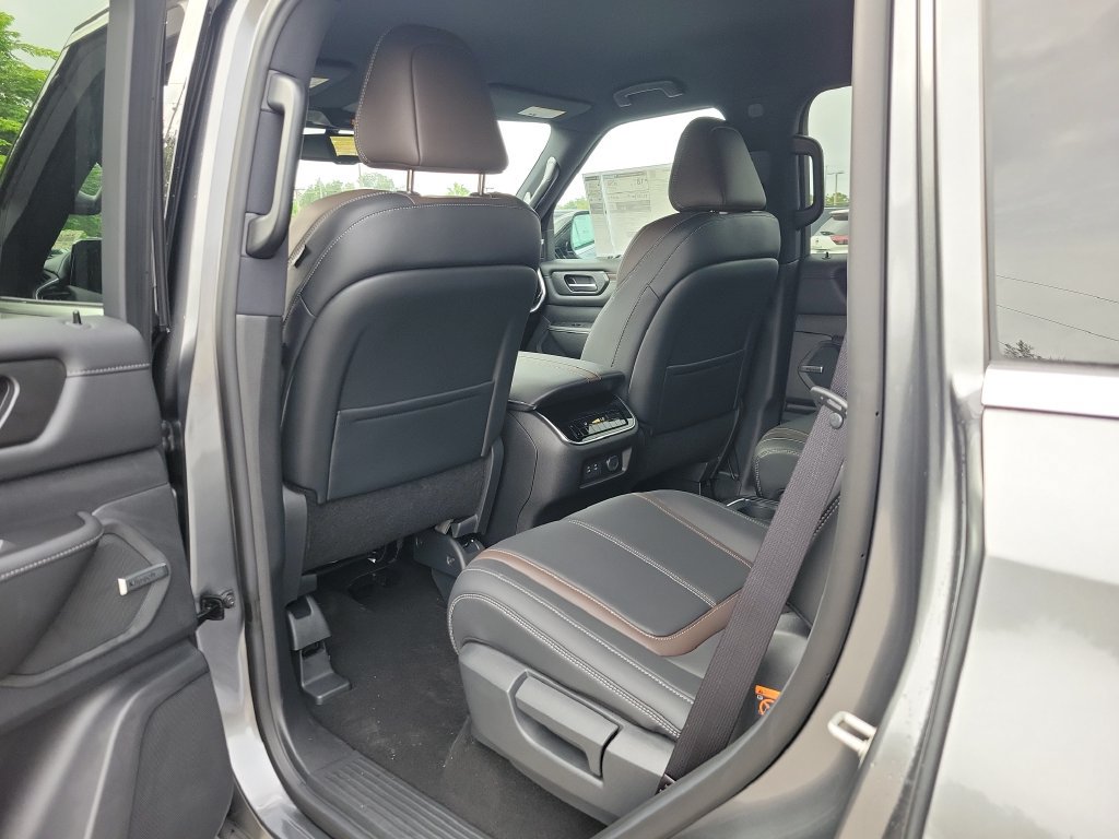 New 2026 Nissan Armada SL RWD image 10