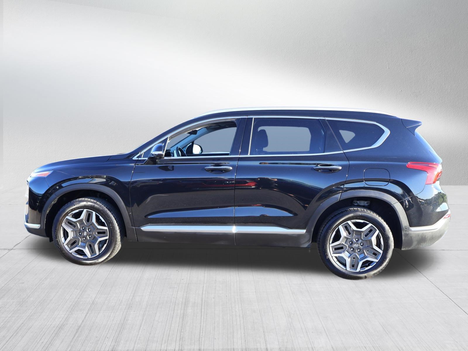 Used 2023 Hyundai Santa Fe Limited w/ Cargo Package AWD/4WD image 4