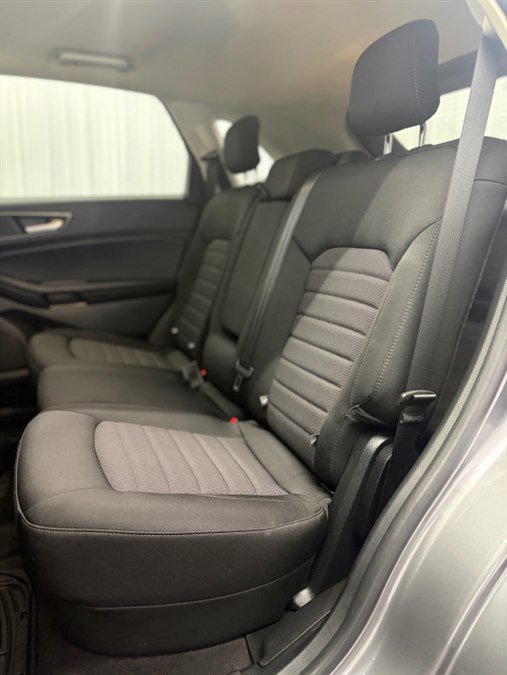 Used 2022 Ford Edge SE w/ Black Appearance Package image 14