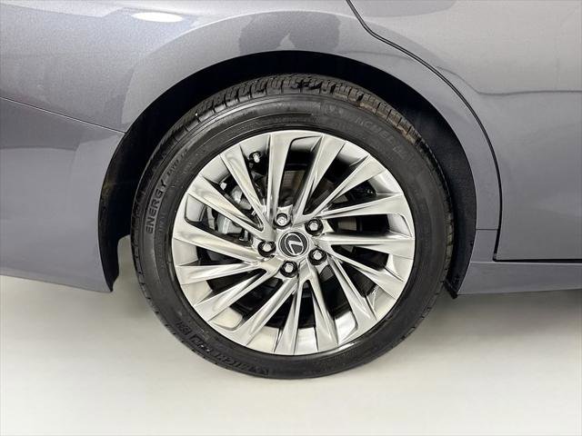 Certified 2023 Lexus ES 300h w/ Accessory Package (Z1) image 34