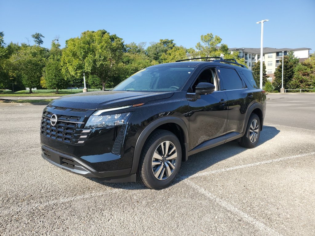 New 2026 Nissan Pathfinder SL FWD image 2