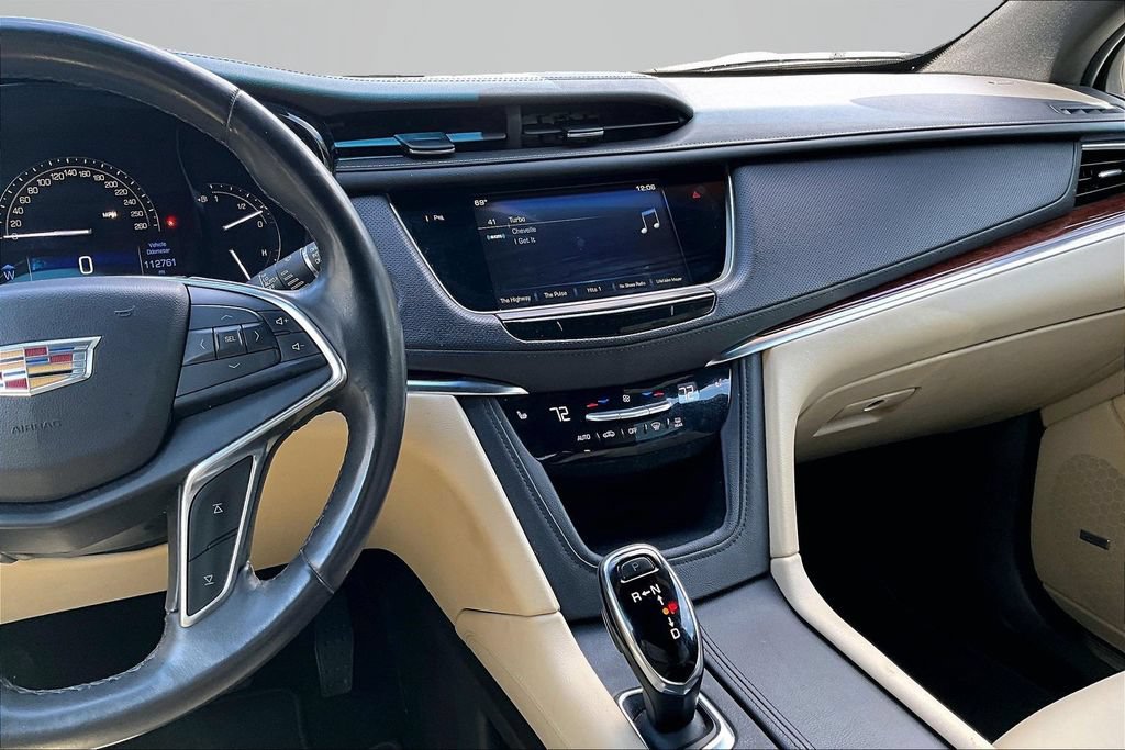 Used 2018 Cadillac XT5 Luxury w/ Driver Awareness Package AWD/4WD image 9