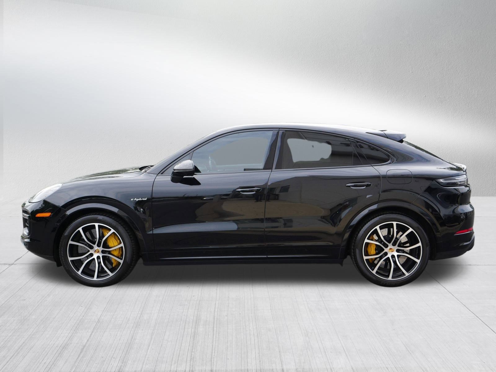 Used 2020 Porsche Cayenne Turbo S image 4