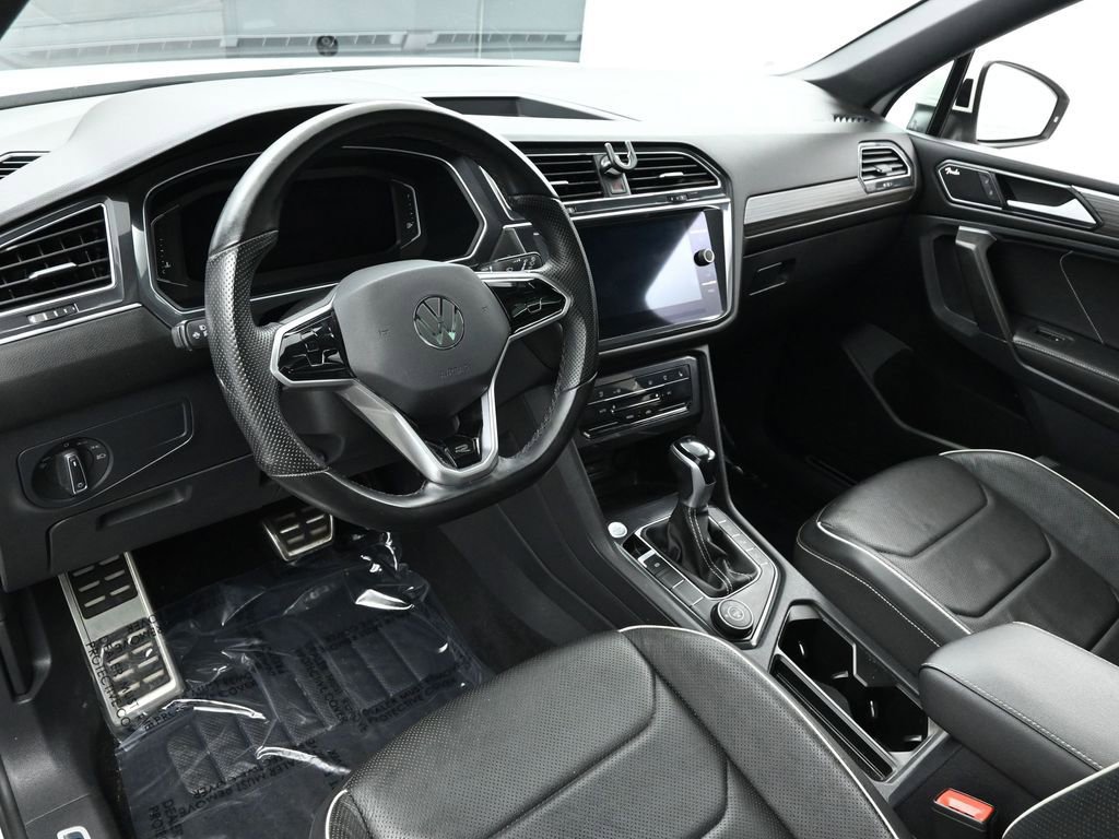 Used 2022 Volkswagen Tiguan SEL R-Line image 11