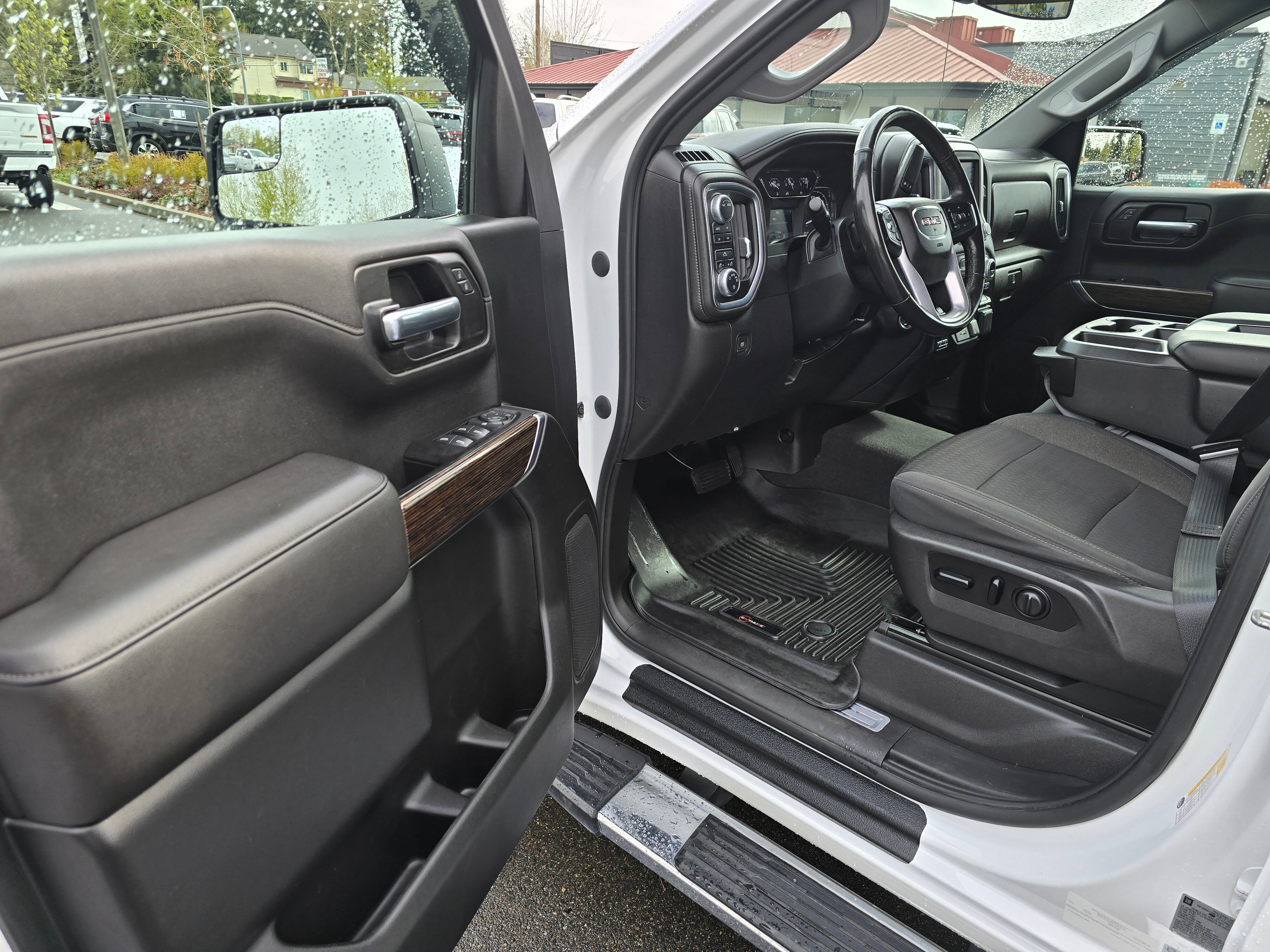 Used 2020 GMC Sierra 1500 SLE w/ X31 Off-Road Package AWD/4WD image 25